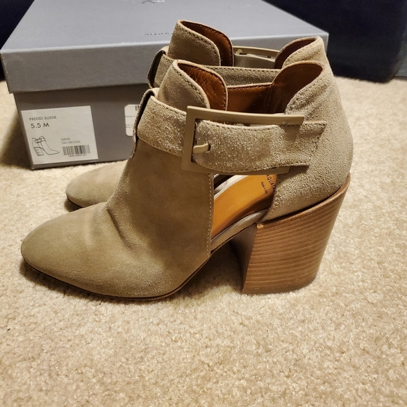 Aquatalia Freddi Cutout Bootie sz 5.5 - Picture 3 of 10